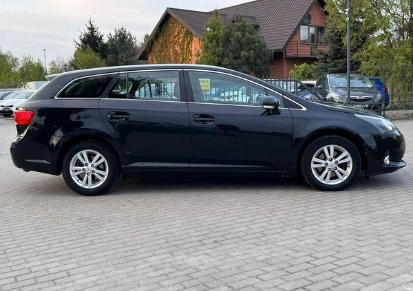 Toyota Avensis cena 36900 przebieg: 241000, rok produkcji 2013 z Pułtusk małe 326